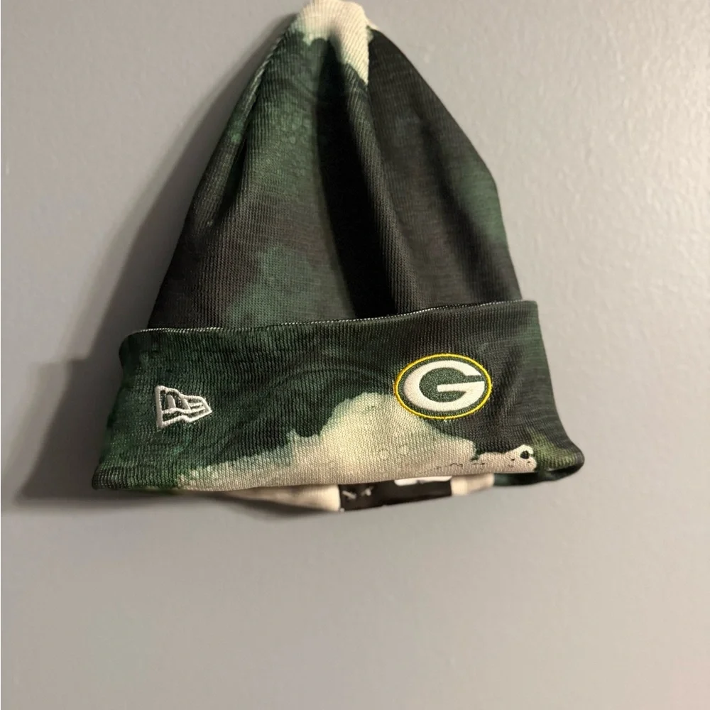 Greenbay Packers Aunthetic New Era NFL Beanie Winter Hat 2022 Field Sport NWT - Picture 5 of 10
